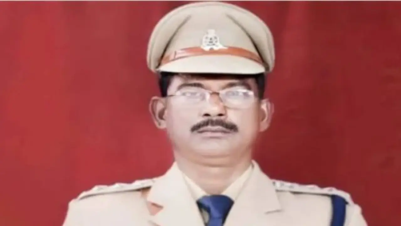 UP: सहकर्मी के साथ अवैध संबंध, यूपी पुलिस के डिप्टी SP को भारी पड़ा, हुआ डिमोशन अब हैं कांस्टेबल।…