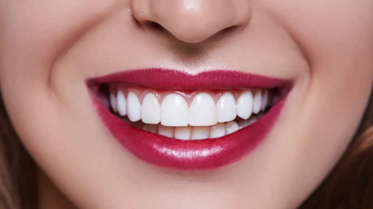 Natural toothpaste: इस नेचुरल टूथपेस्ट की तो बात ही क्या… जानें इसके इस्तेमाल और फायदे