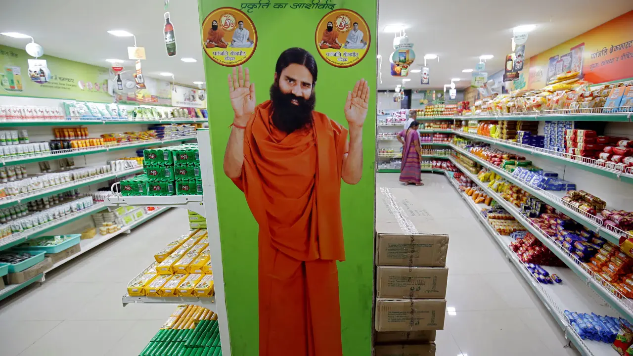 Patanjali: पतंजलि फूड्स ने पतंजलि आयुर्वेद का गैर-खाद्य कारोबार 1100 करोड़ रुपये में खरीदने का फैसला किया है।