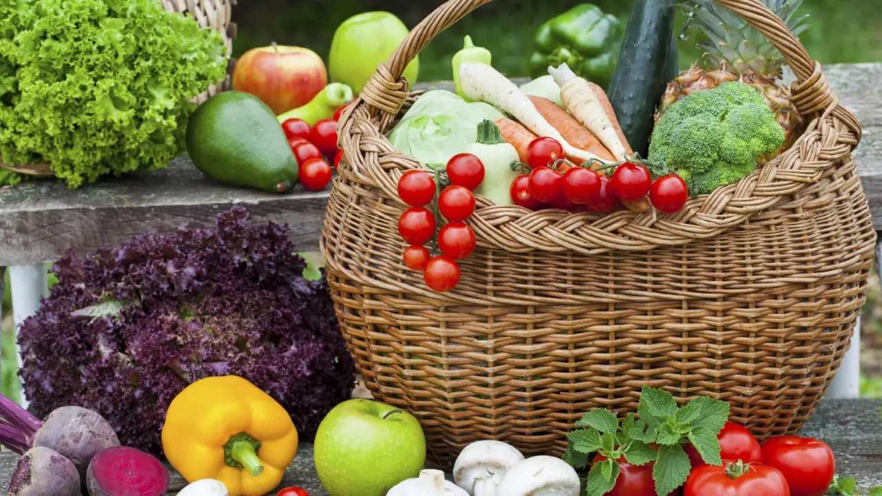 Eat These Fruits To Improve Mood And Boost Brain Health